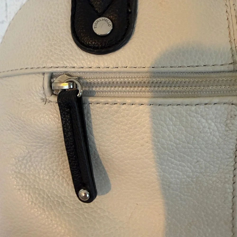 Tignanello Cream‎ Black Pebbled Leather Dome Satchel Handbag Two Tone Bag